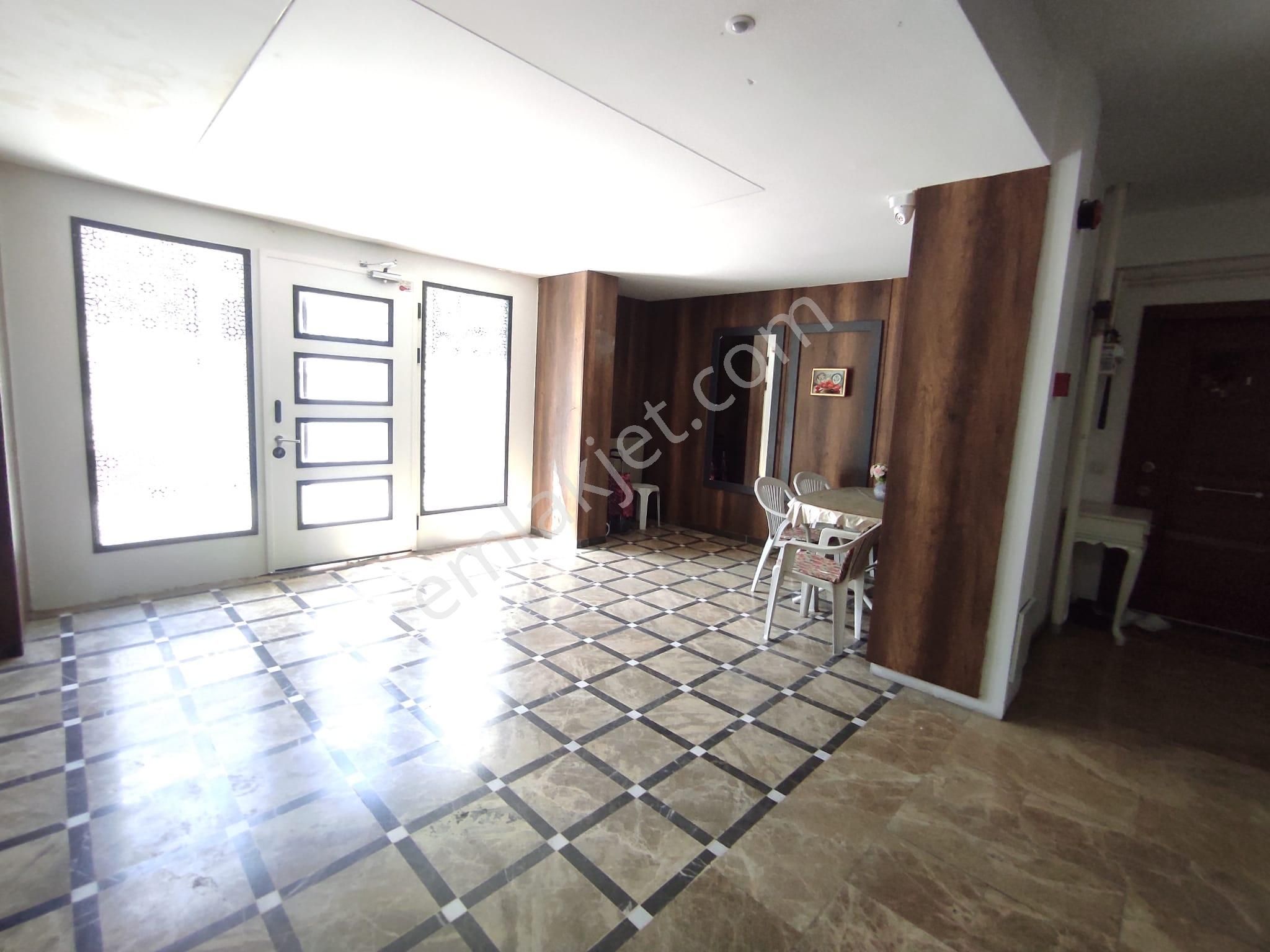 Ömür Emlaktan Bahçelievlerde 3+1 Satılık Daire - Görsel 3