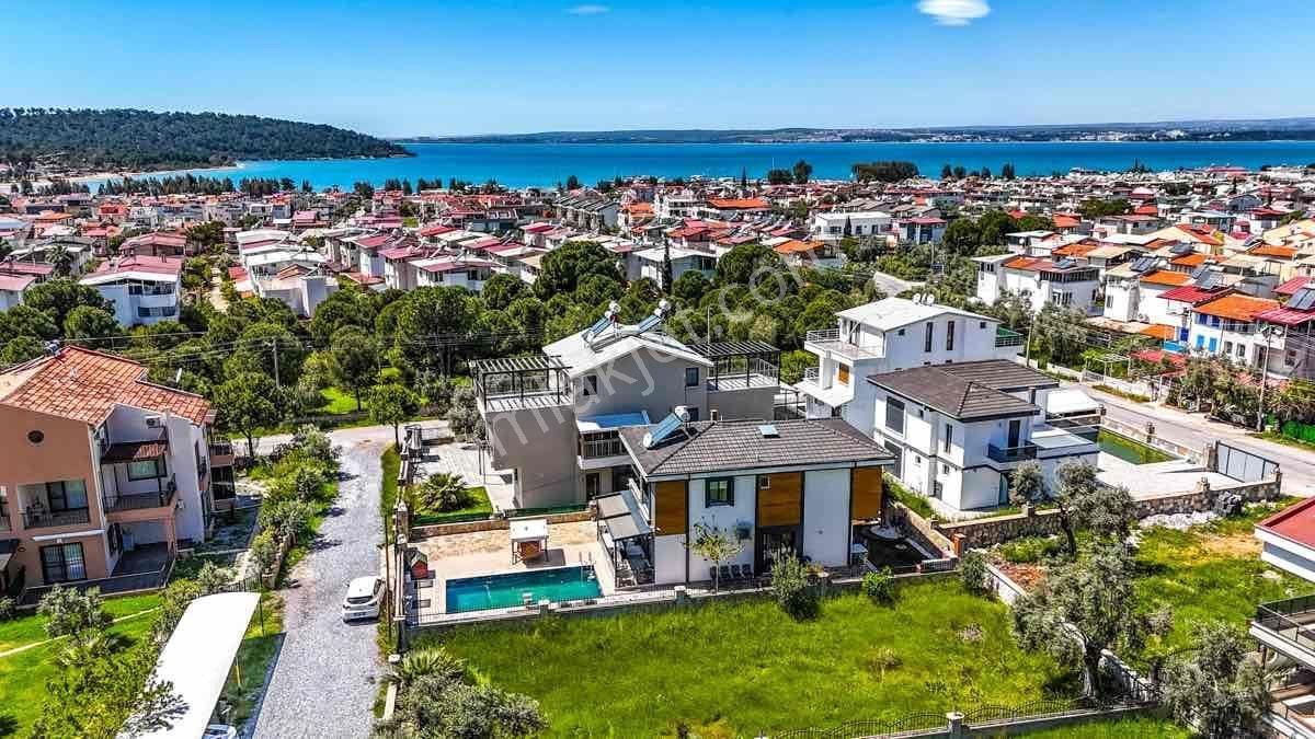 Akbük Merkezde Satılık Müstakil Havuzlu Villa