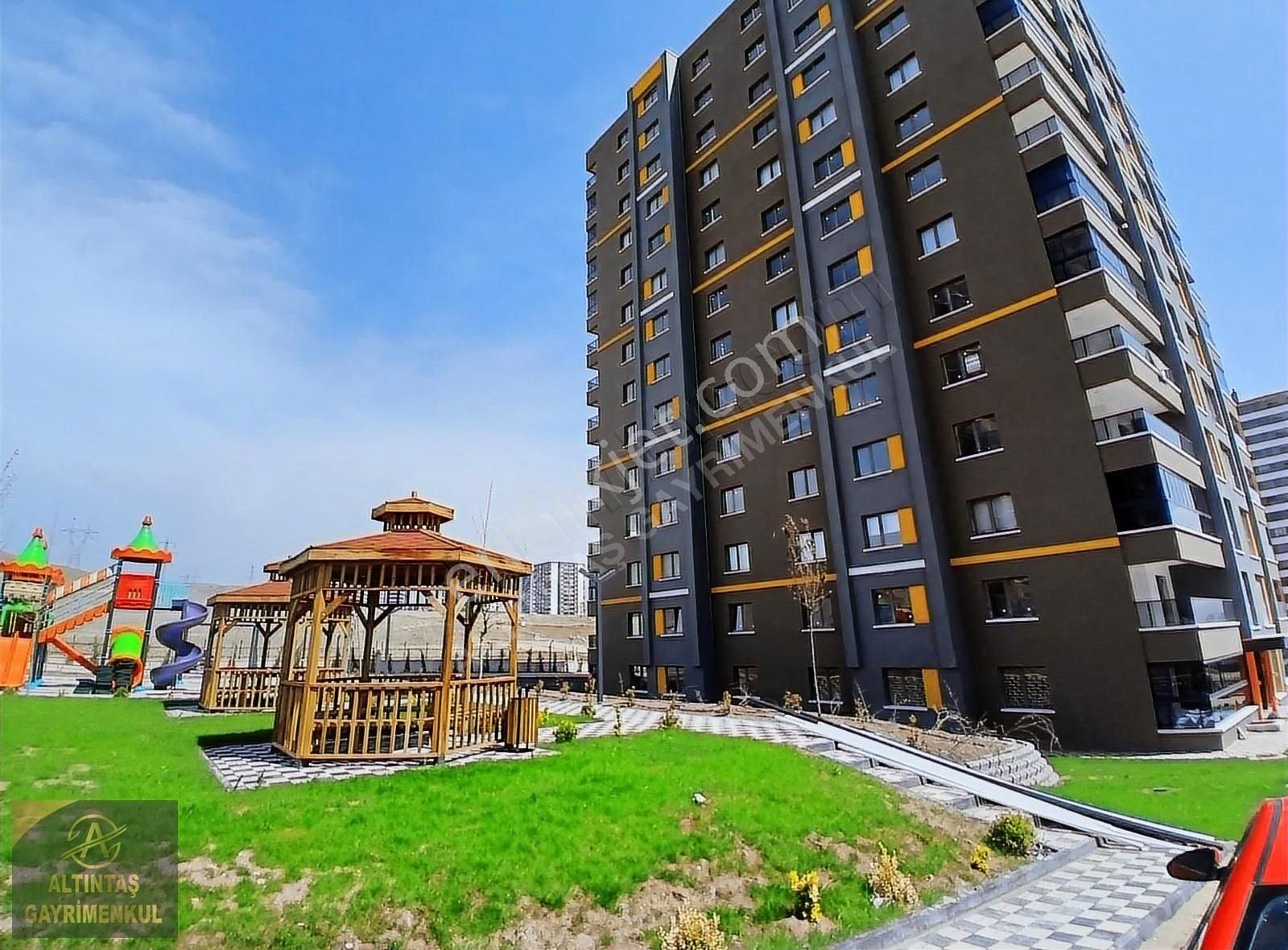 Törekent Mh Yerden Isıtmalı Güvenlikli Site İçinde 3+1 Satılık