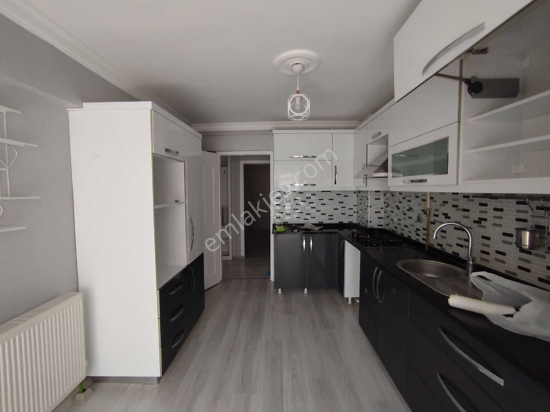 İzban,okul,pazaryeri Gibi Merkezi Konumda D.gazlı Arakat Kiralık