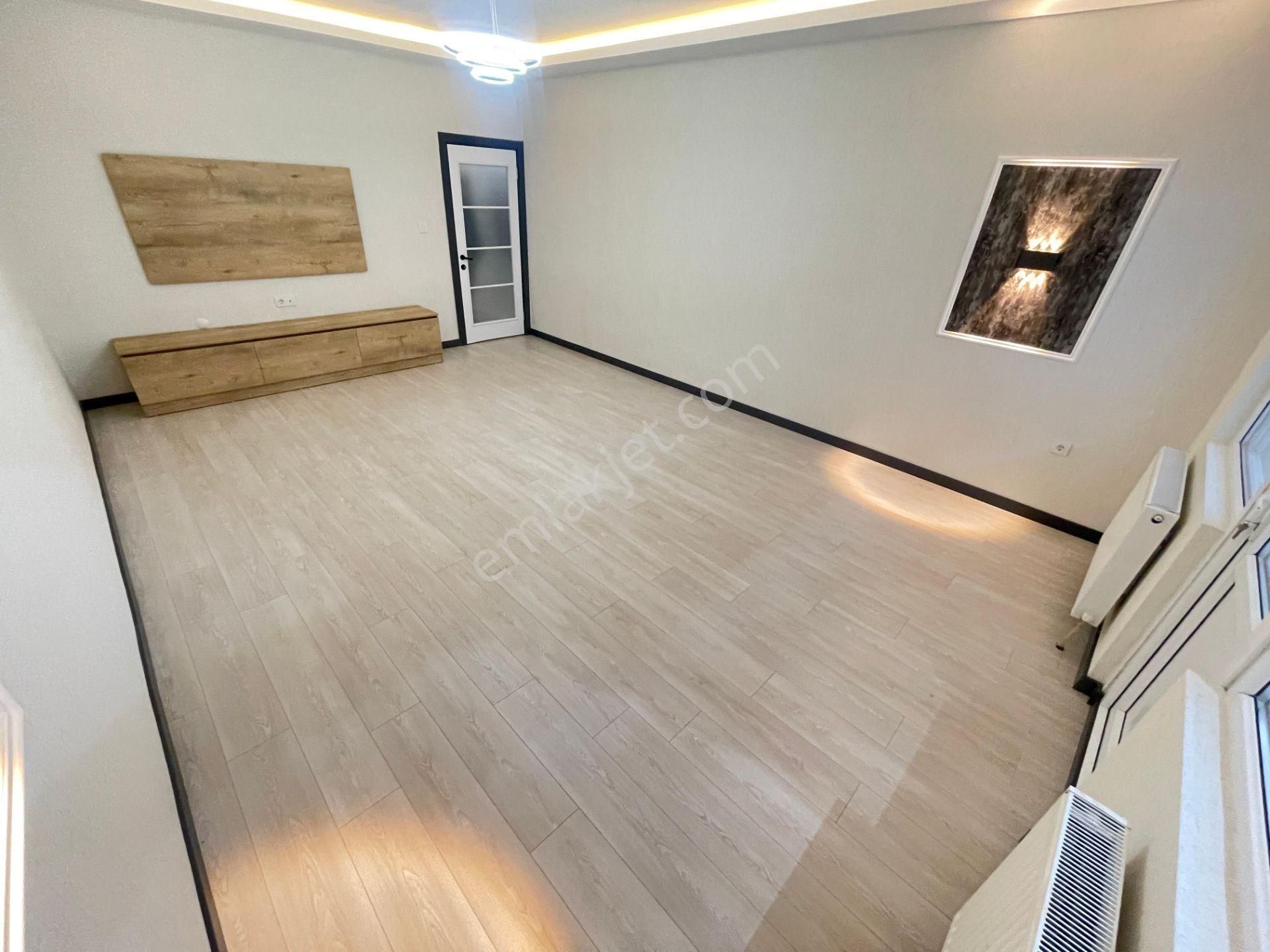 Aşağıeğlence'de Asansörlü Teras Balkonlu Ultra Lüx 3+1 Fırsatı