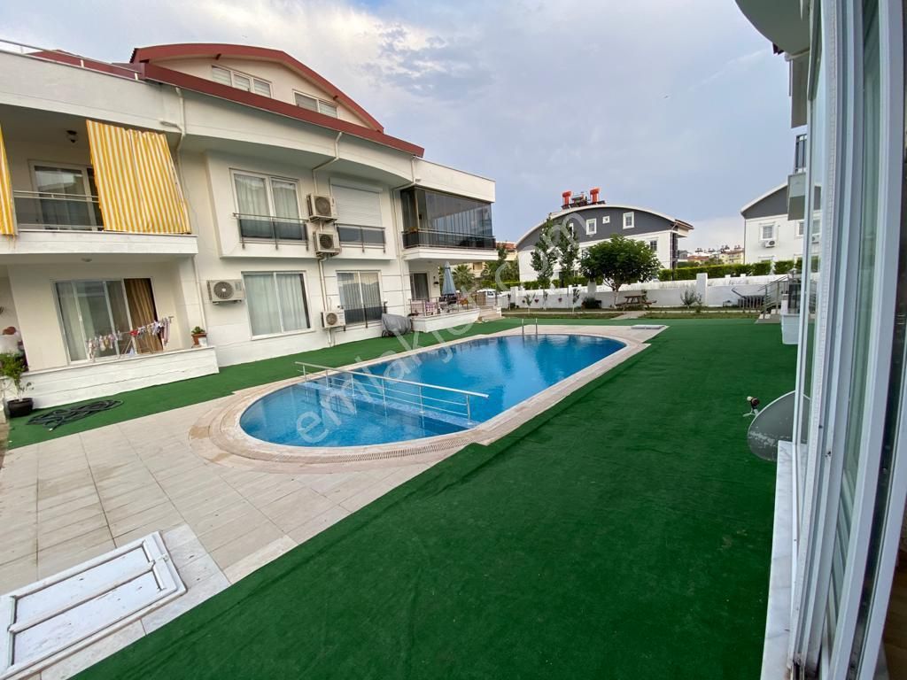 Antalya Belekte Havuzlu Sitede Geniş 2+1 Bahçe Katı Lüx Daire