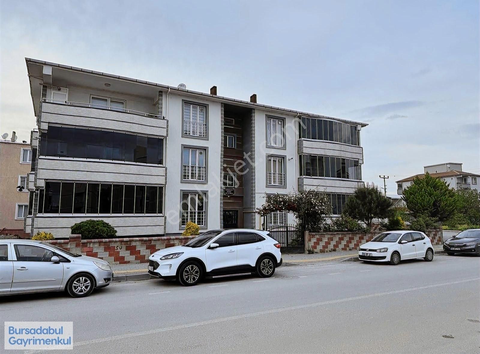 Bursadabul'dan Barış Mah Köşe Ara Kat 3 Cehpe Daire