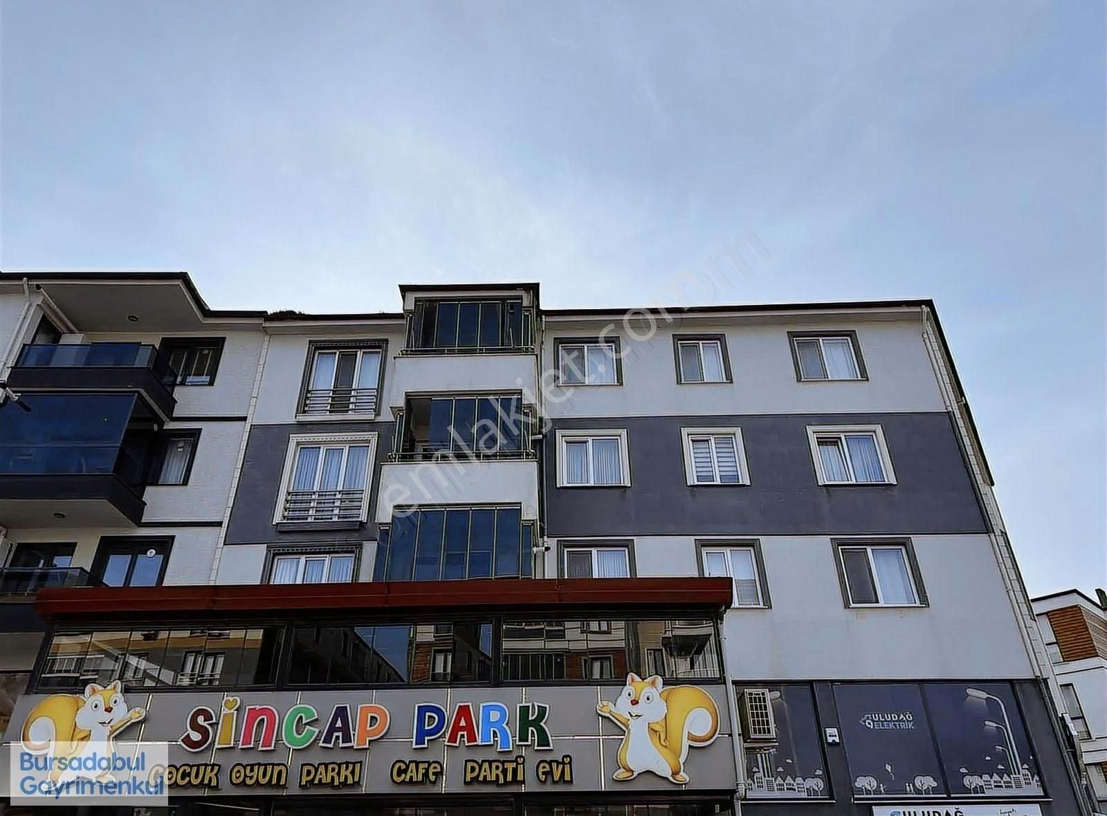 Bursadabul'dan Barış Mah. Bankalar Cad. 3+1 140 M2 Daire