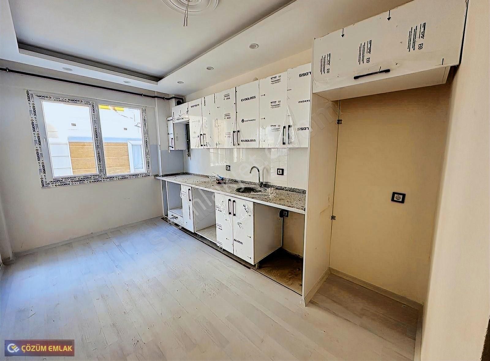 Çözüm Emlak'tan Sıfır 2+1 Kapalı Mutfak Karanlık Odasız Daire