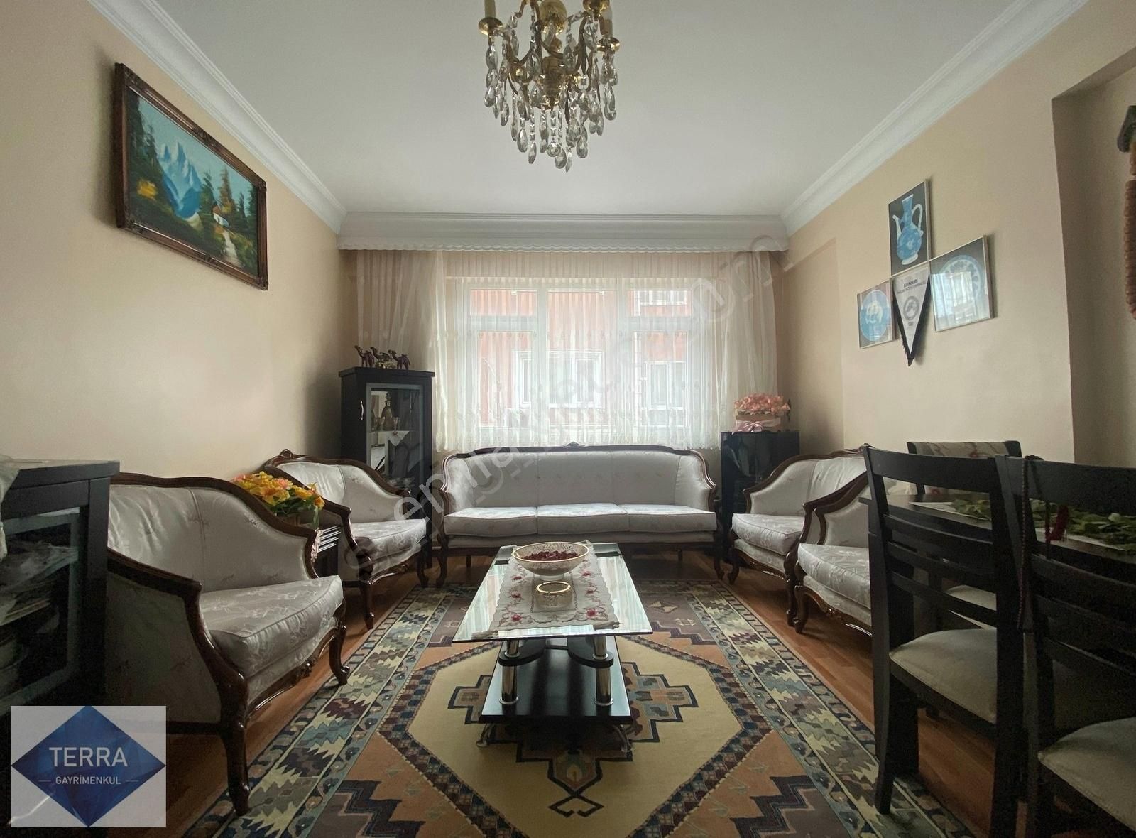 Yenibosna Özdoğankent Bloklarında 2+1 Kiralık Daire