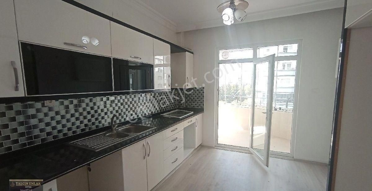 Karadaşmahlesinde Rüya Plazeye Yakın 3+1 Temiz Daşre