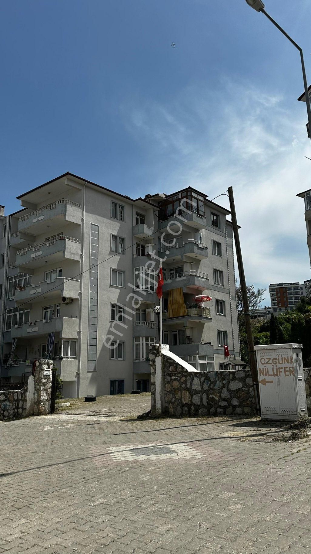 Üças Gayrimenkulden Satılık Daire