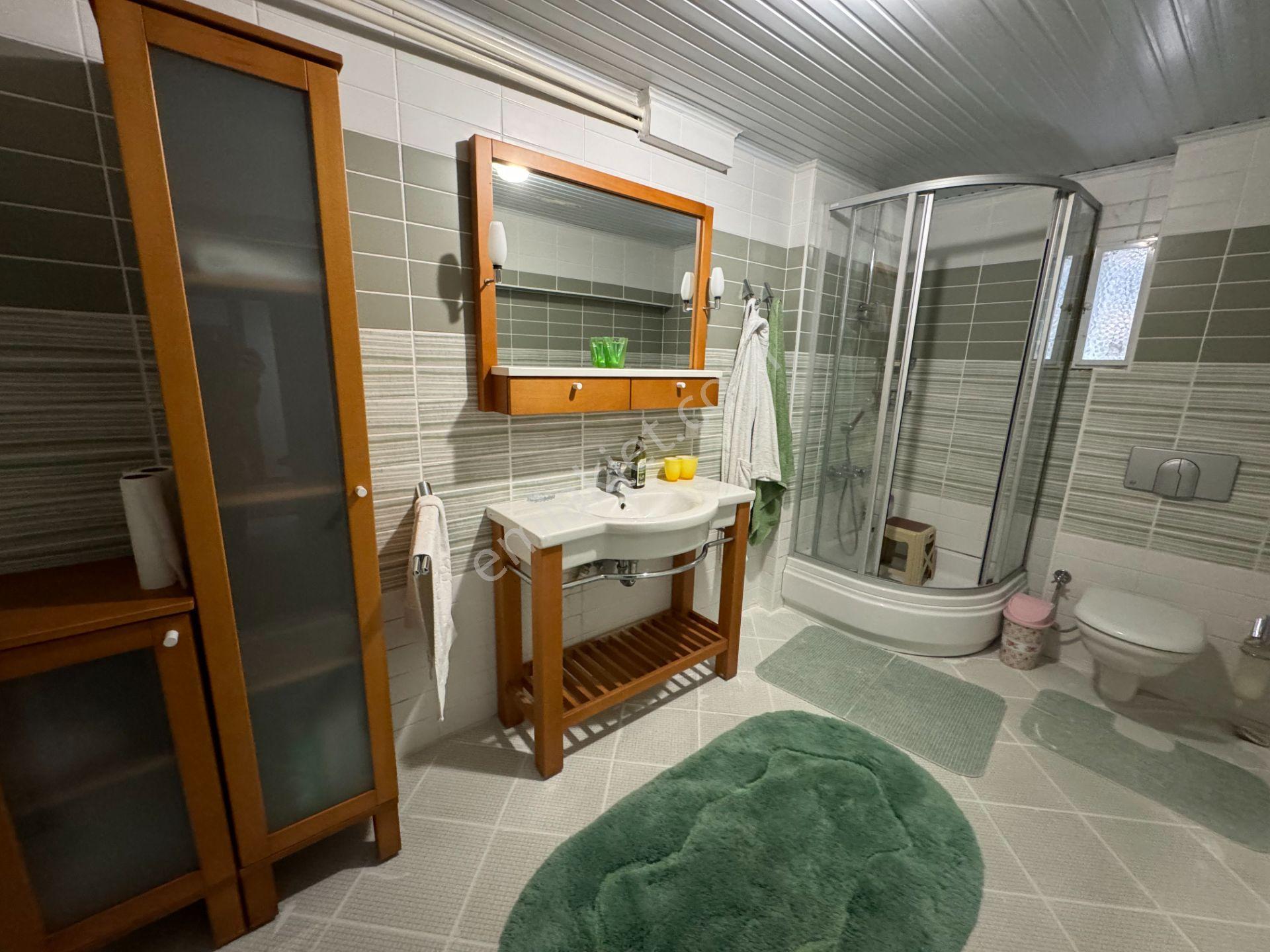 Sapanca’da Site İçinde Göl Manzarlı Satılık Müstakil Villa - Görsel 26