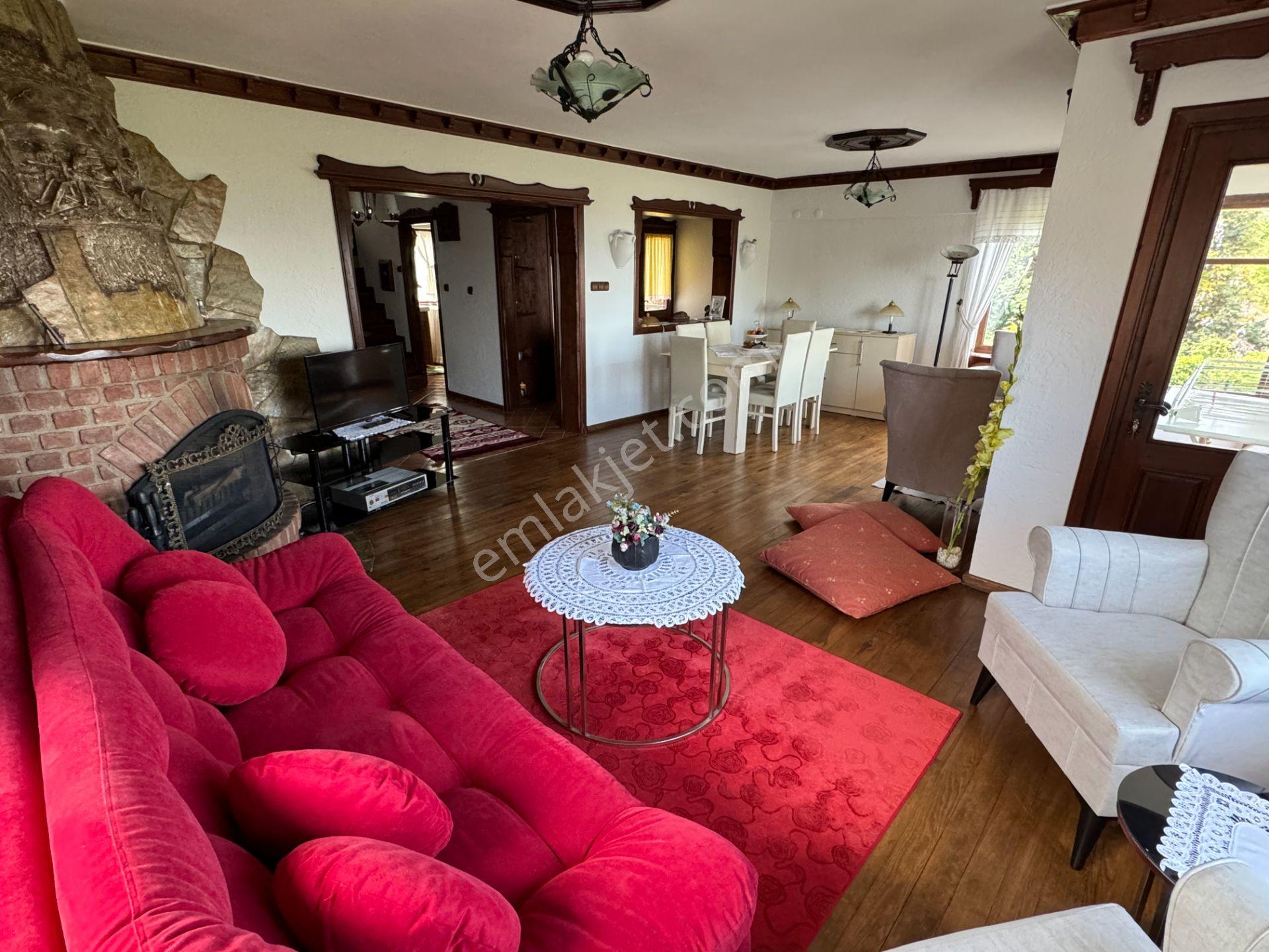Sapanca’da Site İçinde Göl Manzarlı Satılık Müstakil Villa - Görsel 14