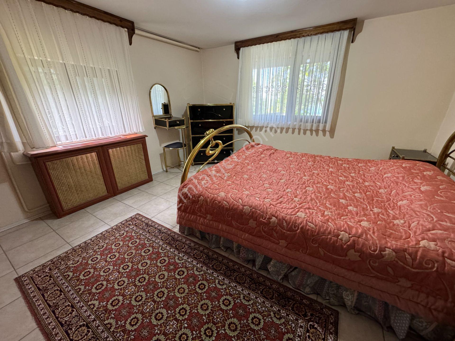 Sapanca’da Site İçinde Göl Manzarlı Satılık Müstakil Villa - Görsel 32