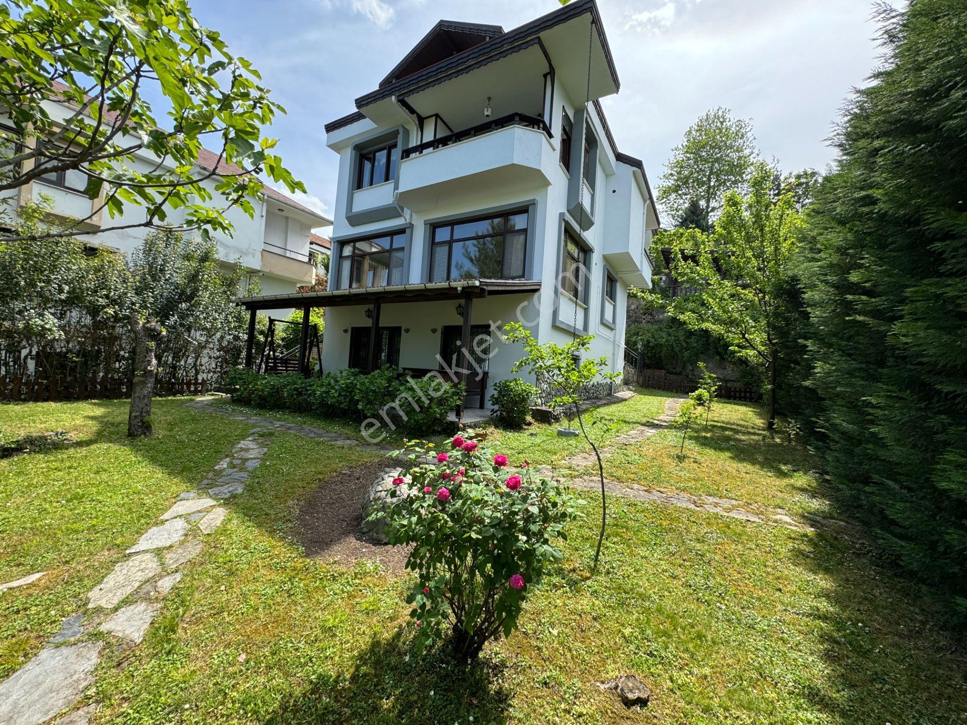 Sapanca’da Site İçinde Göl Manzarlı Satılık Müstakil Villa - Görsel 4