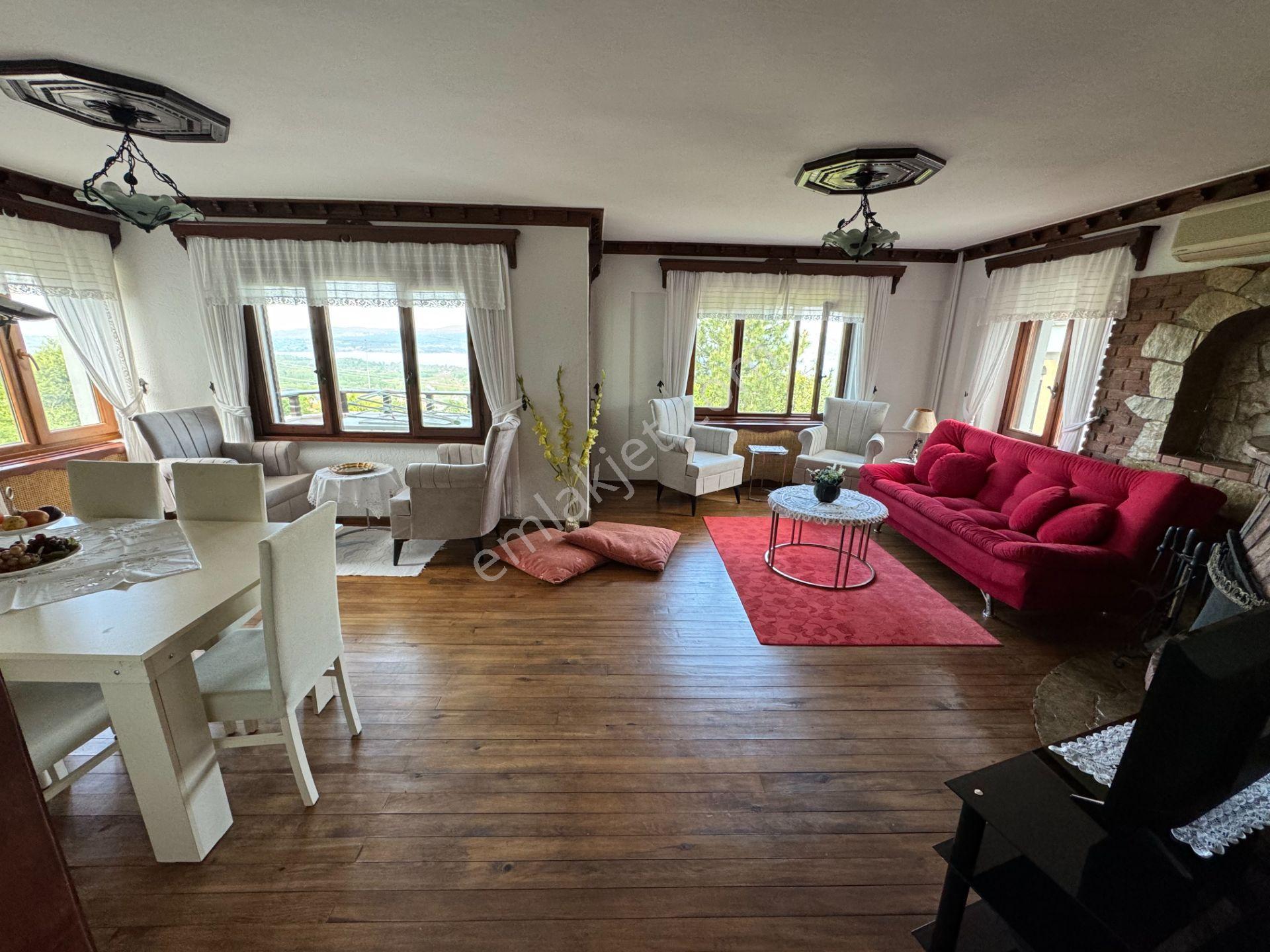 Sapanca’da Site İçinde Göl Manzarlı Satılık Müstakil Villa - Görsel 19