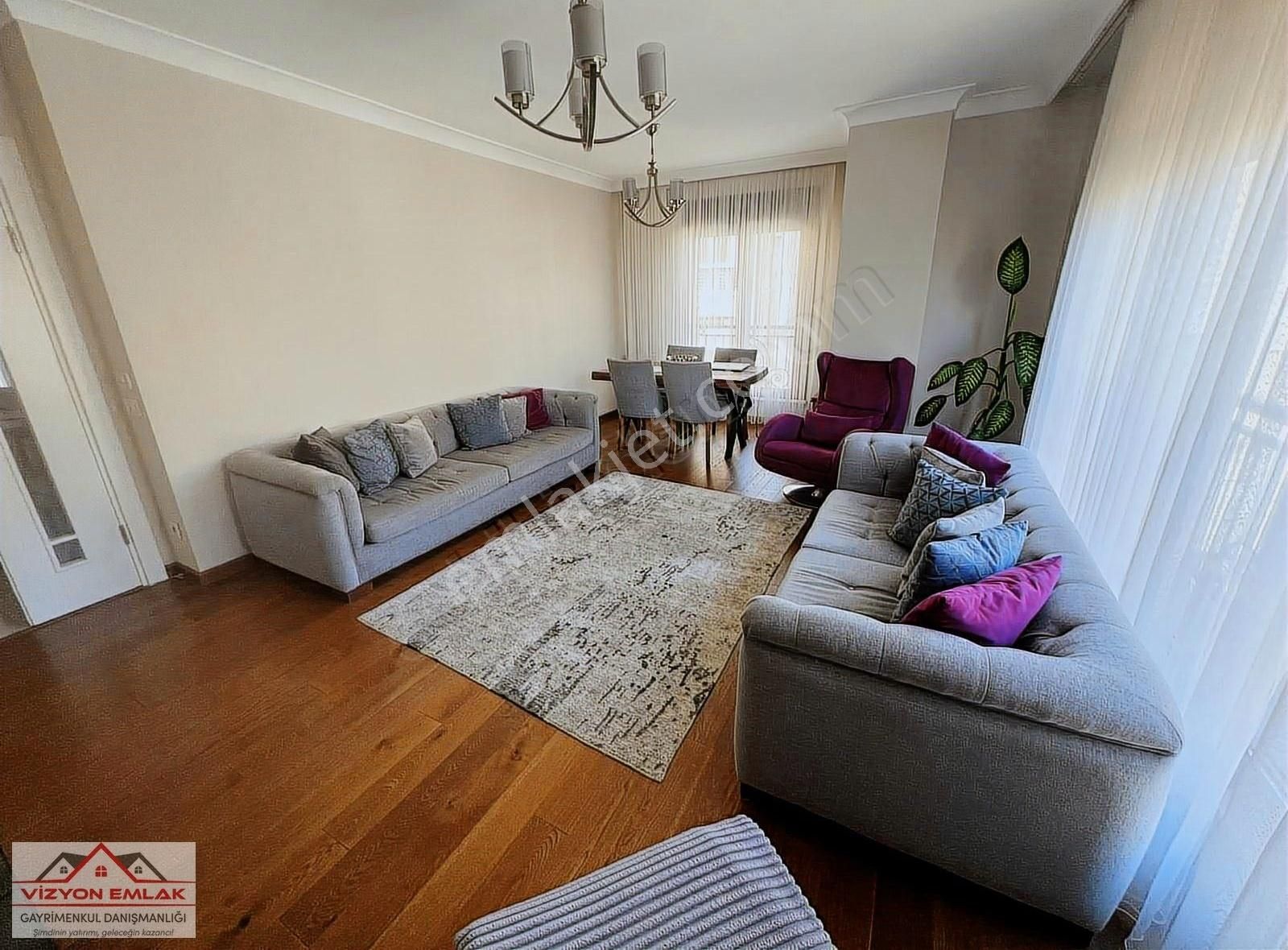 Erenköy'de 3+1 130 M² Ara Kat Ebeveyn Banyolu Kapalı Garajlı
