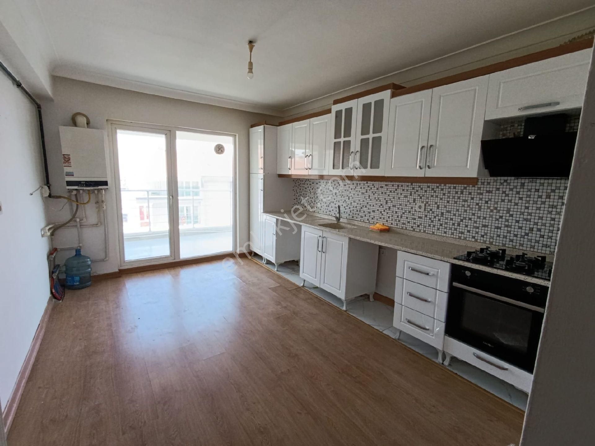 Beşikkaya Altınköy Cephe Site İçerisinde 5.kat 150m2 3+1 Ç.banyo Kiler Kombi Ankastre Vestiyer Full