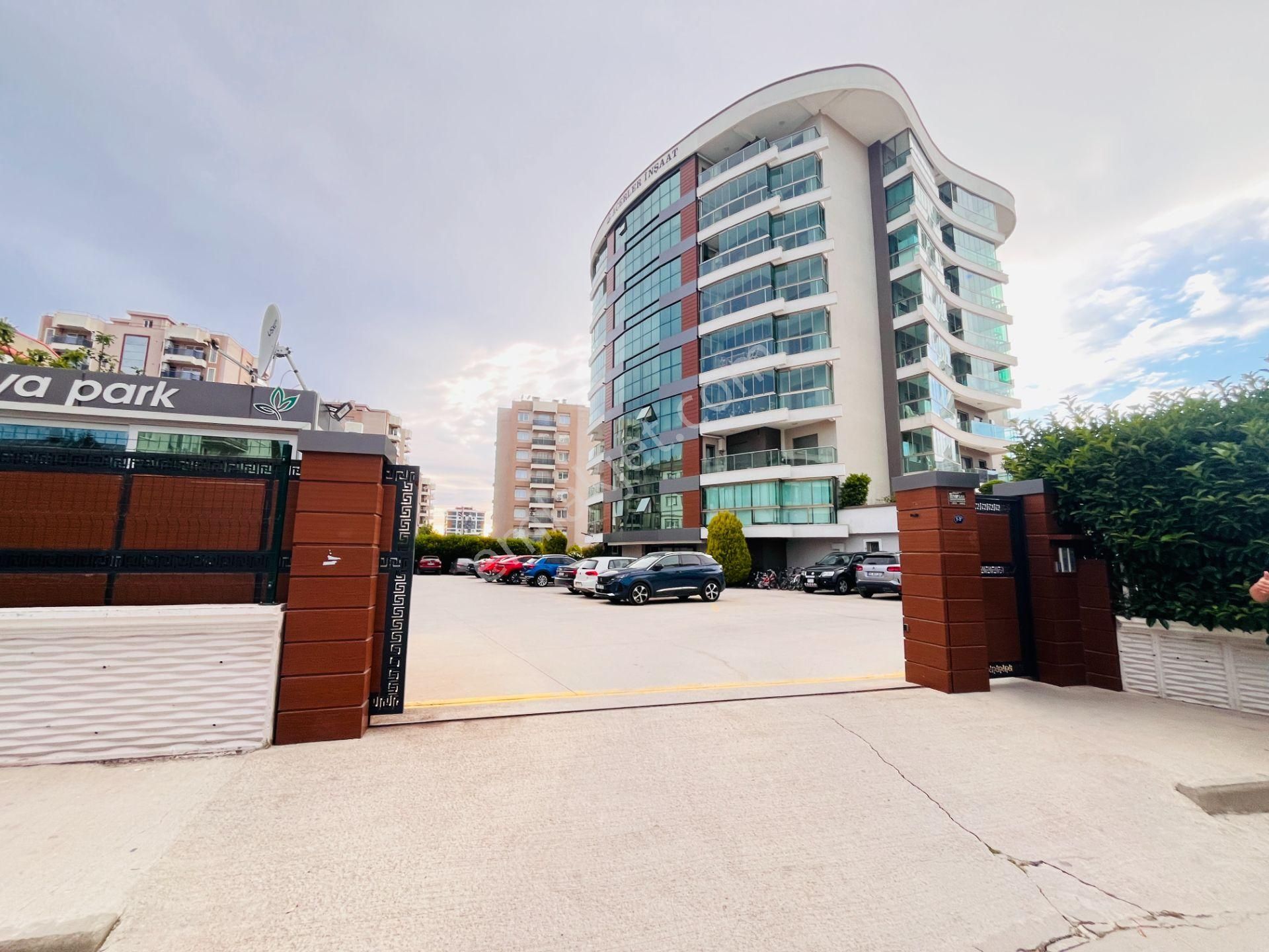 Buca Batı Çıkışı Site İçinde Geniş Kiracısız Satılık 3+1 Daire