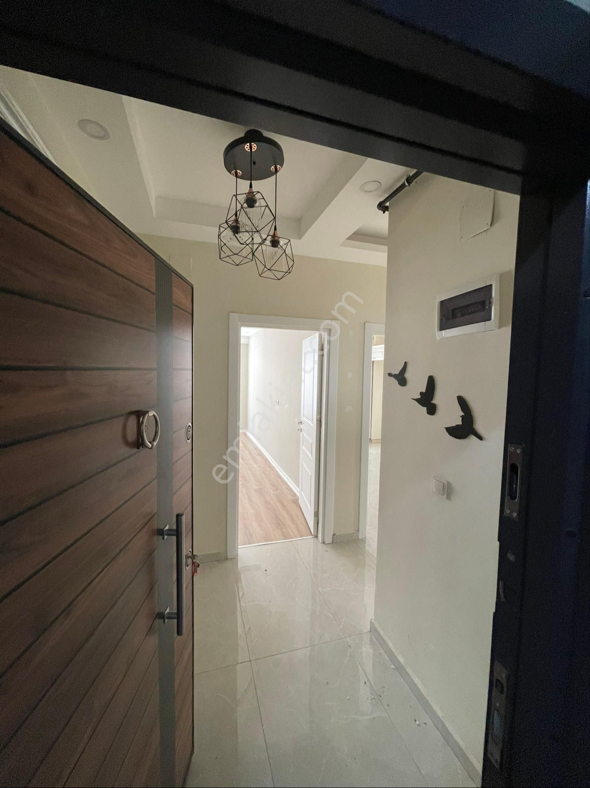 Barış Emlaktan Sırın Karşıyakada Kiralık 2+1 Daire