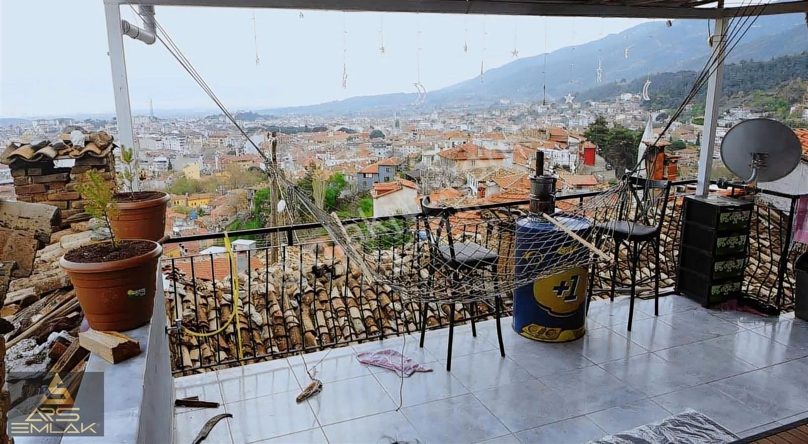 Ars'den Satılık Buldanın Zirvesinde Yazlık Müstakil Ev Seyirlik