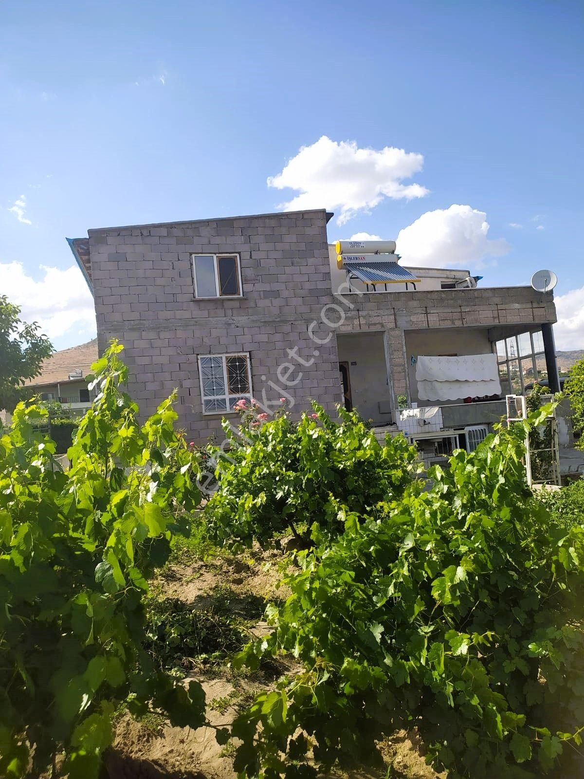 İncesu Garipcede Satılık Bağ Ev Mevcuttur 1668m2