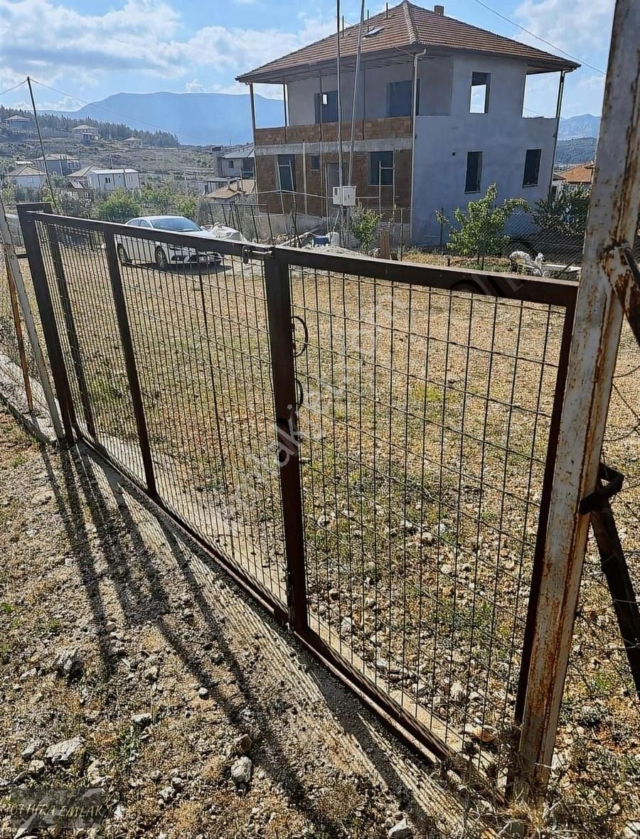 Döşemealtı Mellidağ Cumhuriyet Mahallesinde Satılık Tarla
