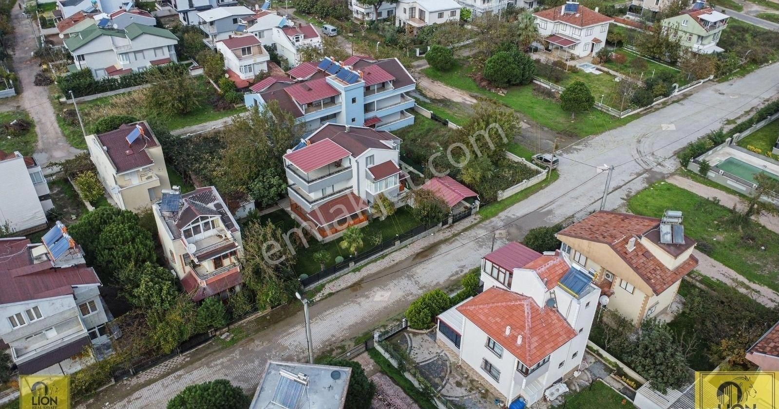 Erdek Ocaklar Mahallesi Şahane Bahçeli 5+1 500m² Satılık Villa
