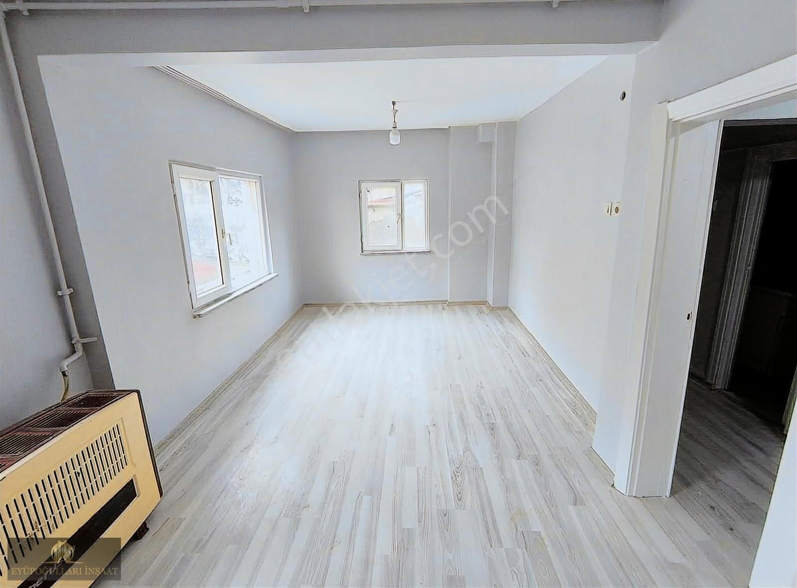 Bayrampaşa Orta Mah.1+1 60m2 Temiz Satılık Teraslı Daire