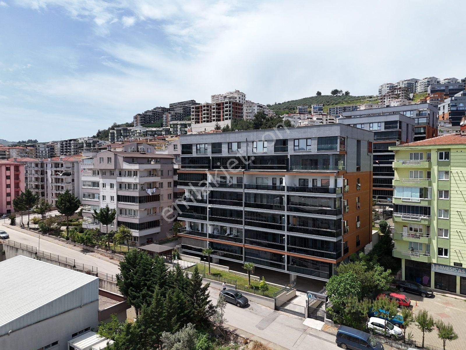 Mudanya Güzelyalı Mescioğlu Sealına 1 'acill' Satılık 3+1 Daire