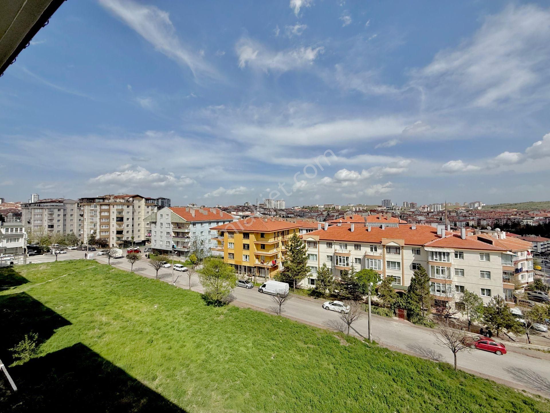 Nam-ak Emlak'tan Merkezde Vestiyerli Kilerli 3+1 Daire