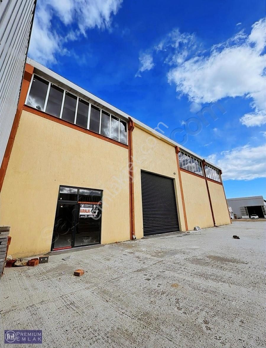 Premıum'dan 2. Küçük Sanayi Arkasında Kiralık Dükkan