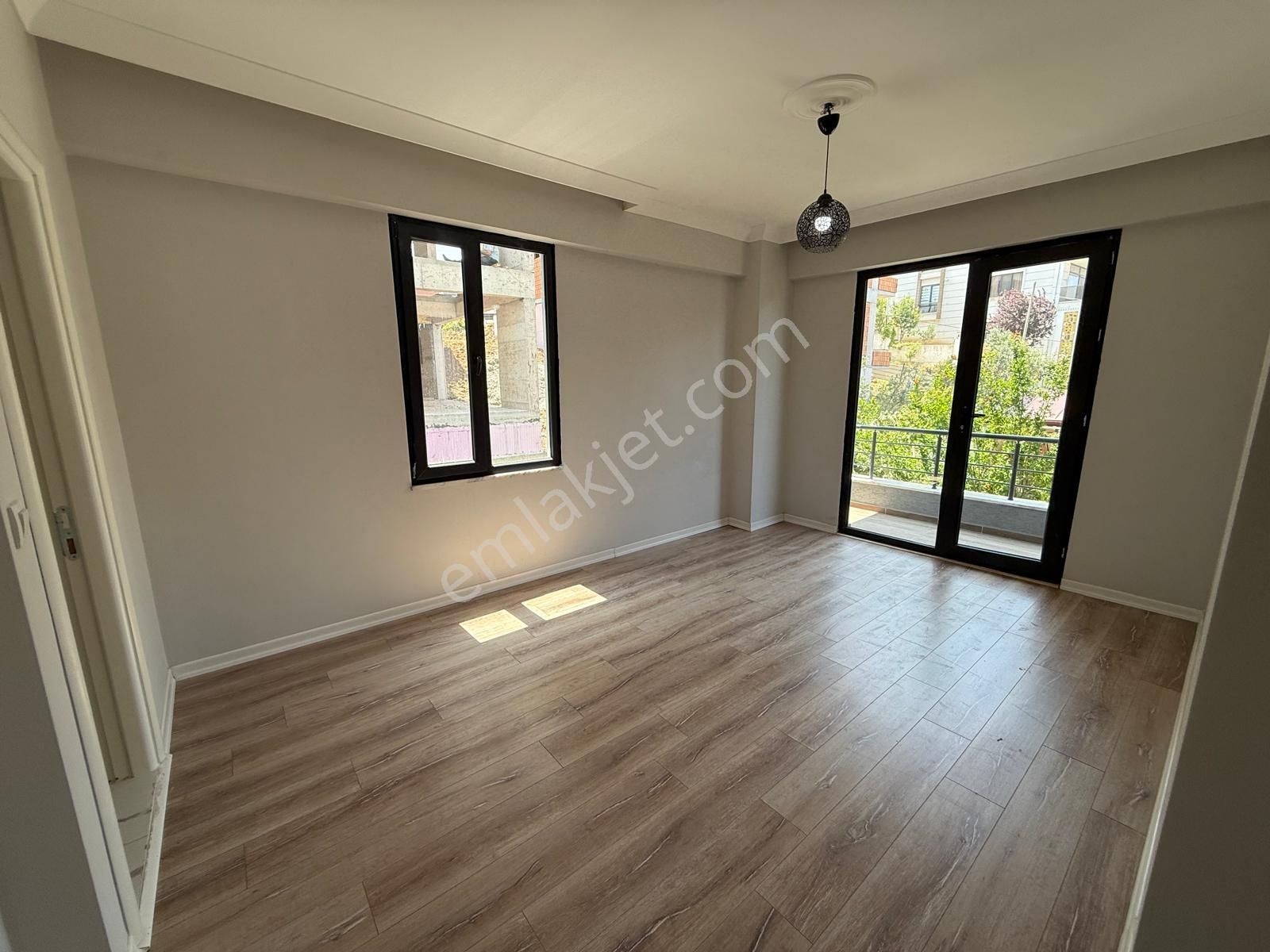 Ata Emlak'tan Çiftlikköy M.akif'te 3+1 Arakat Satılık Daire