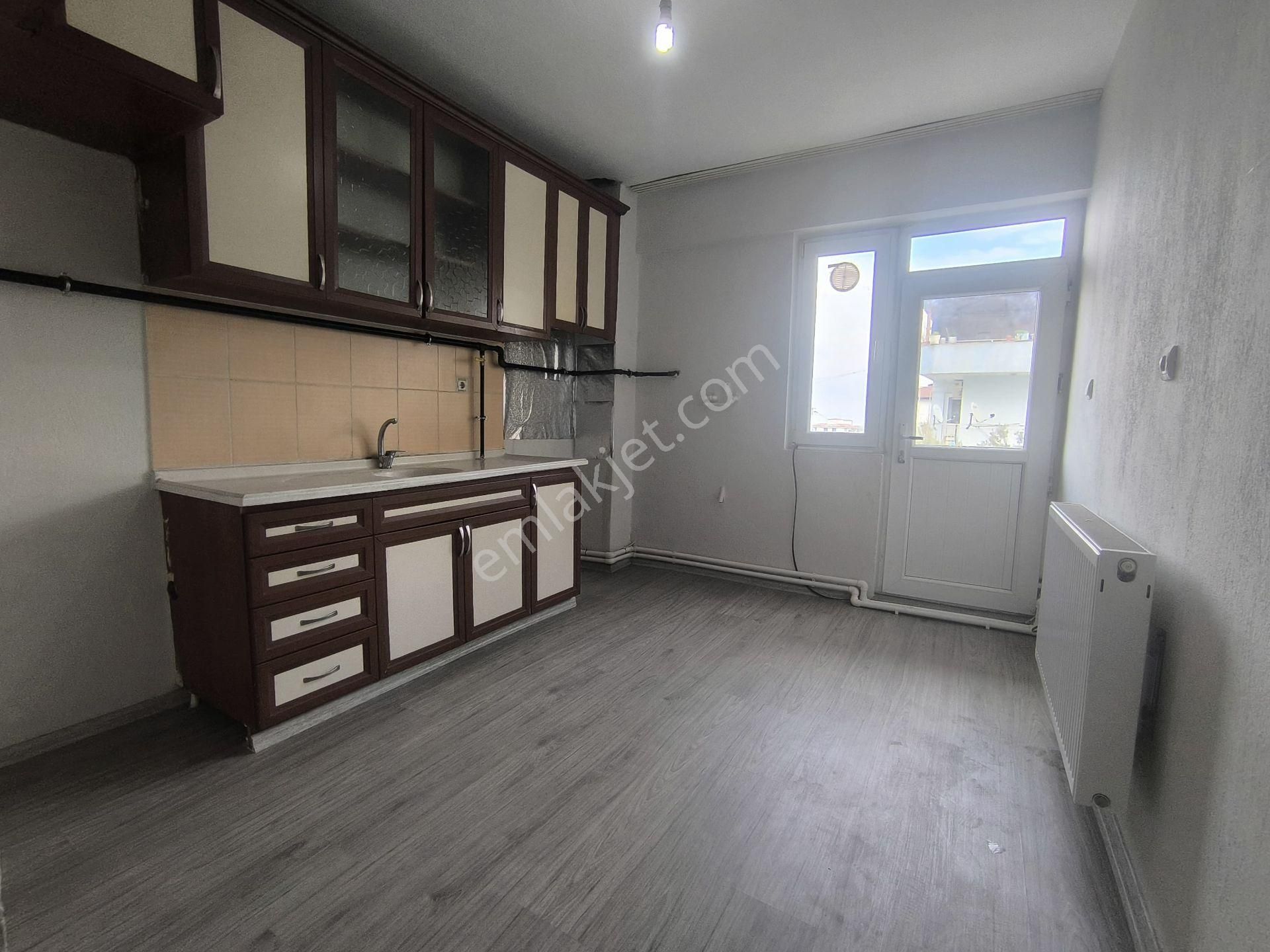 Toprak Dünyası Ndan Şemikler De Arakat 3+1 170 M2 Kiralık Daire