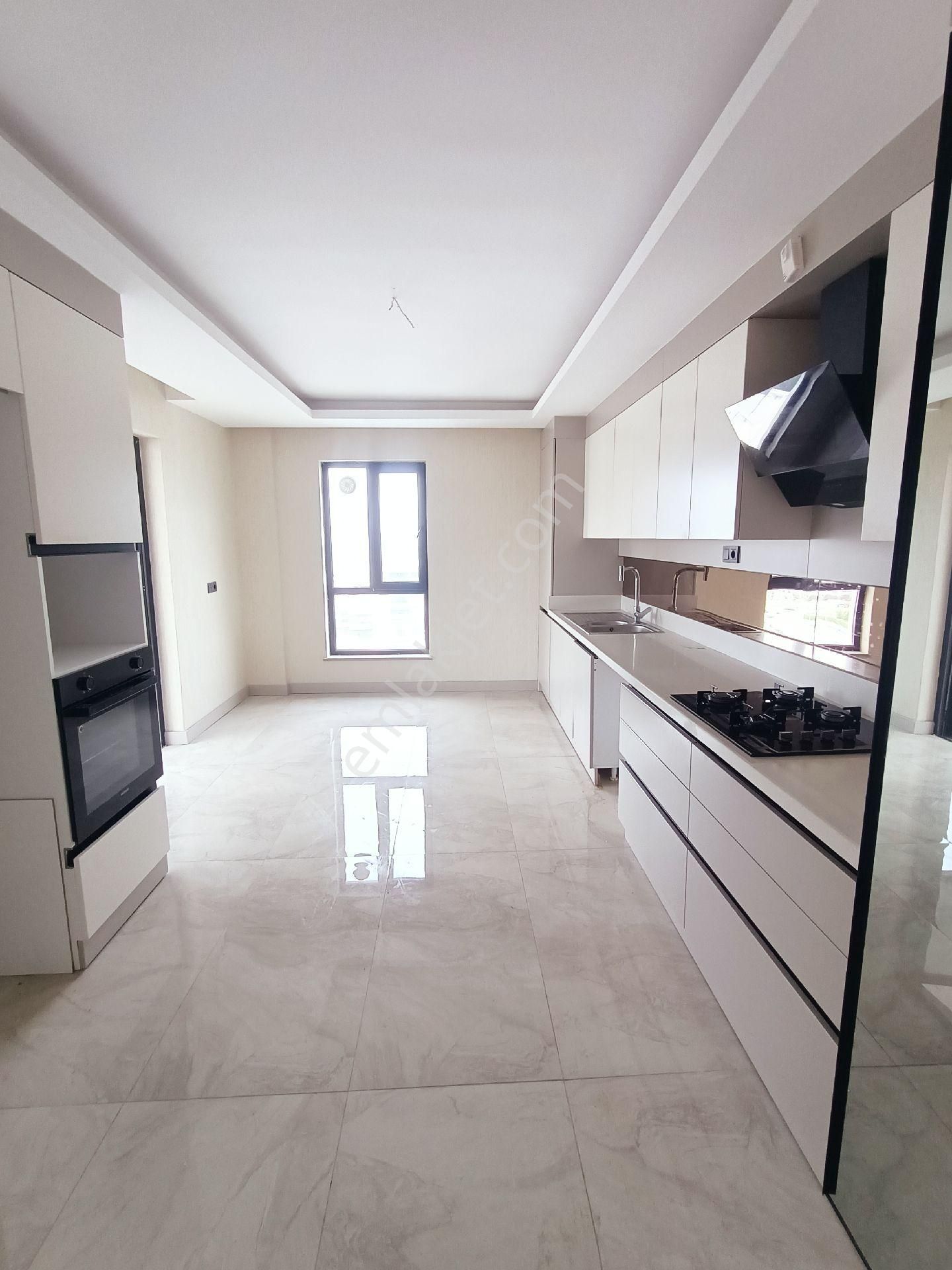 Bağlıca Merkezi Konumda 4+1 Kapalı Otoparklı