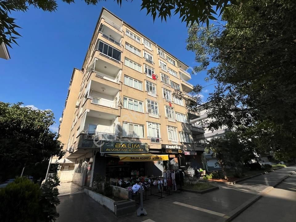 Repa Gayrimenkul Ertuğrul Değer'den Cadde Üzeri Satılık 4+1