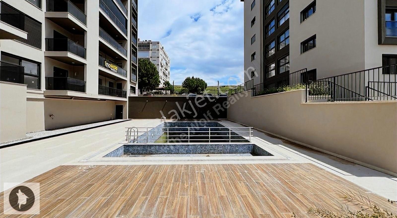 Koyunderede 3+1 Satılık Daire Merkezi Lokasyon Site İçerisinde