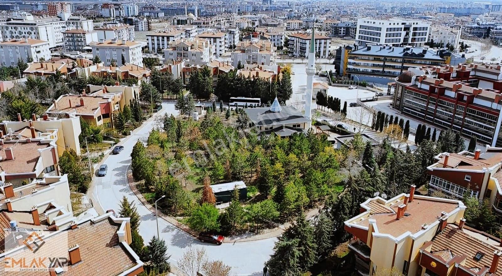 Emlakyap'tan Esenbahçe Villalarında Yapılı Satılık Lüks Villa