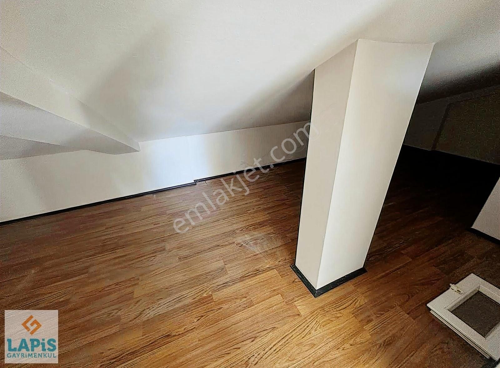 Tam Merkezde 1 Oda 1 Salon Teraslı Pethouse Daire