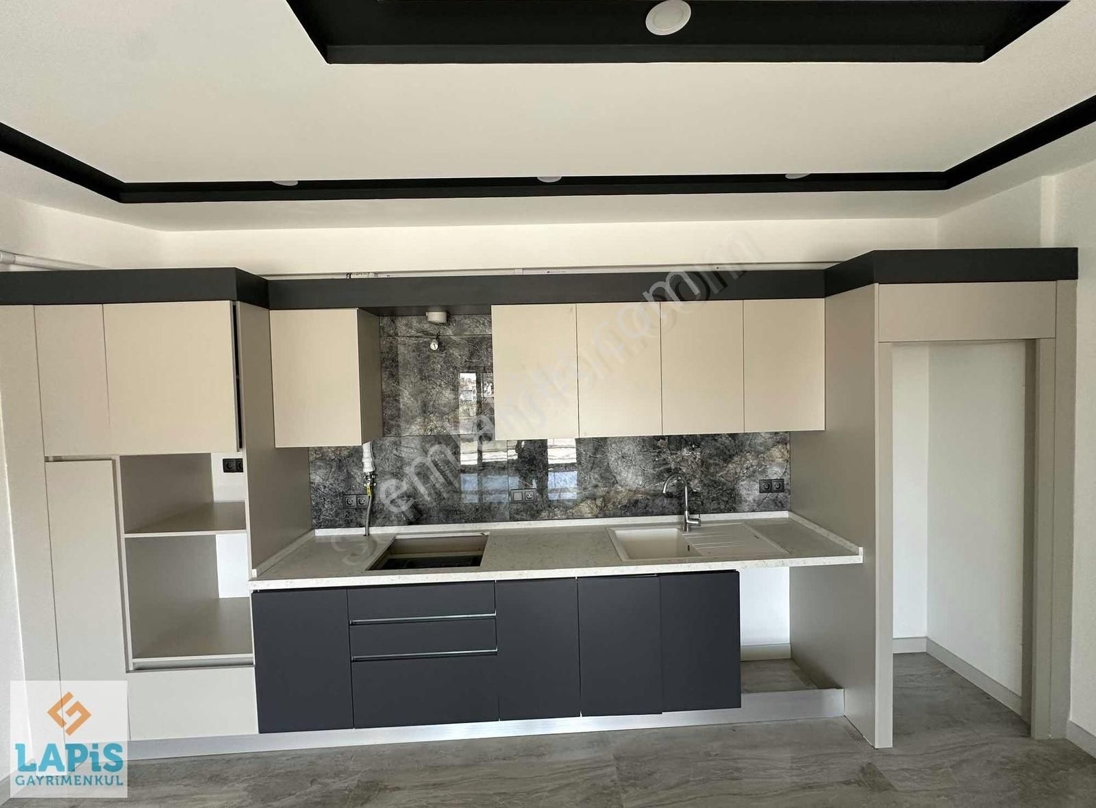 Kuşadası Merkezde-havuz-yerden Isıtma-doğalgaz-otopark-güvenlik - Görsel 23