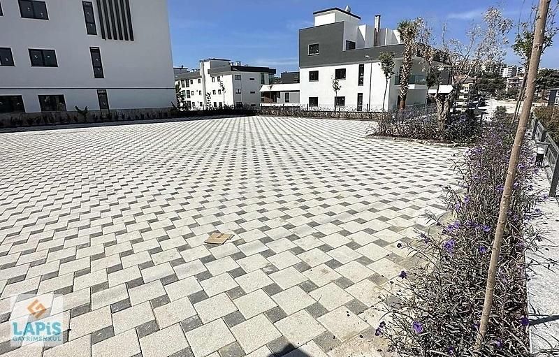 Kuşadası Merkezde-havuz-yerden Isıtma-doğalgaz-otopark-güvenlik - Görsel 26