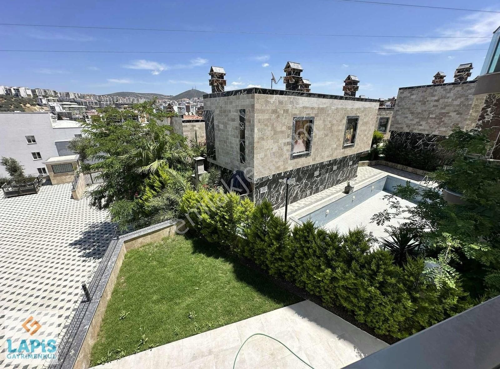 Kuşadası Merkezde-havuz-yerden Isıtma-doğalgaz-otopark-güvenlik - Görsel 32