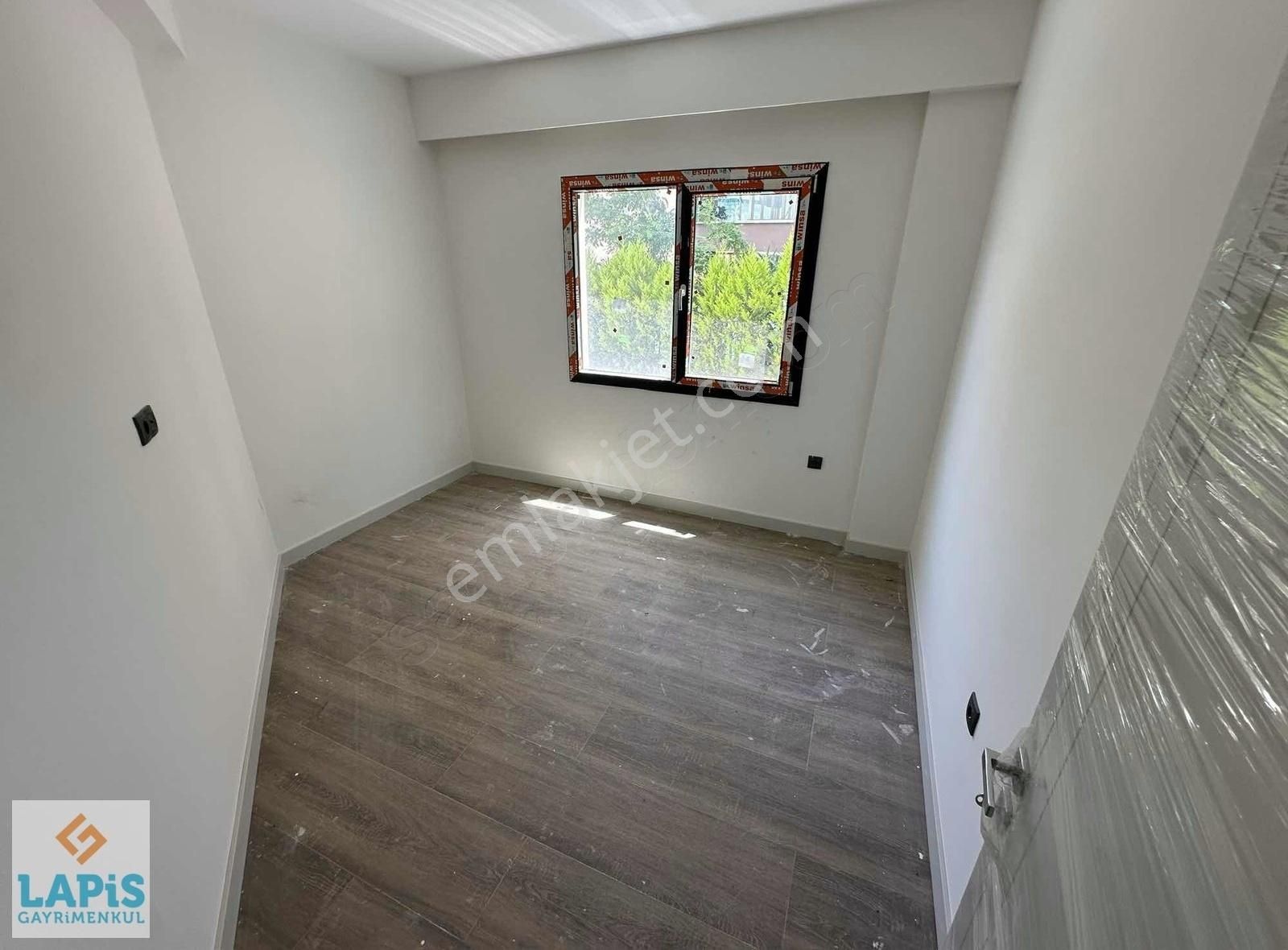 Kuşadası Merkezde-havuz-yerden Isıtma-doğalgaz-otopark-güvenlik - Görsel 22