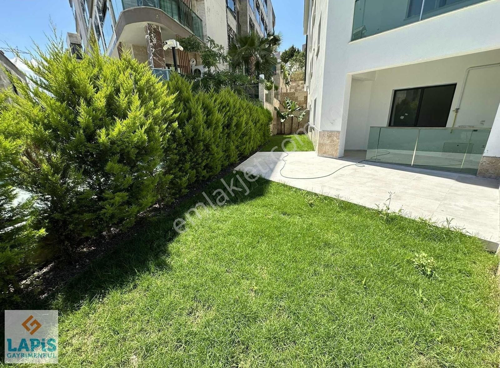 Kuşadası Merkezde-havuz-yerden Isıtma-doğalgaz-otopark-güvenlik - Görsel 10