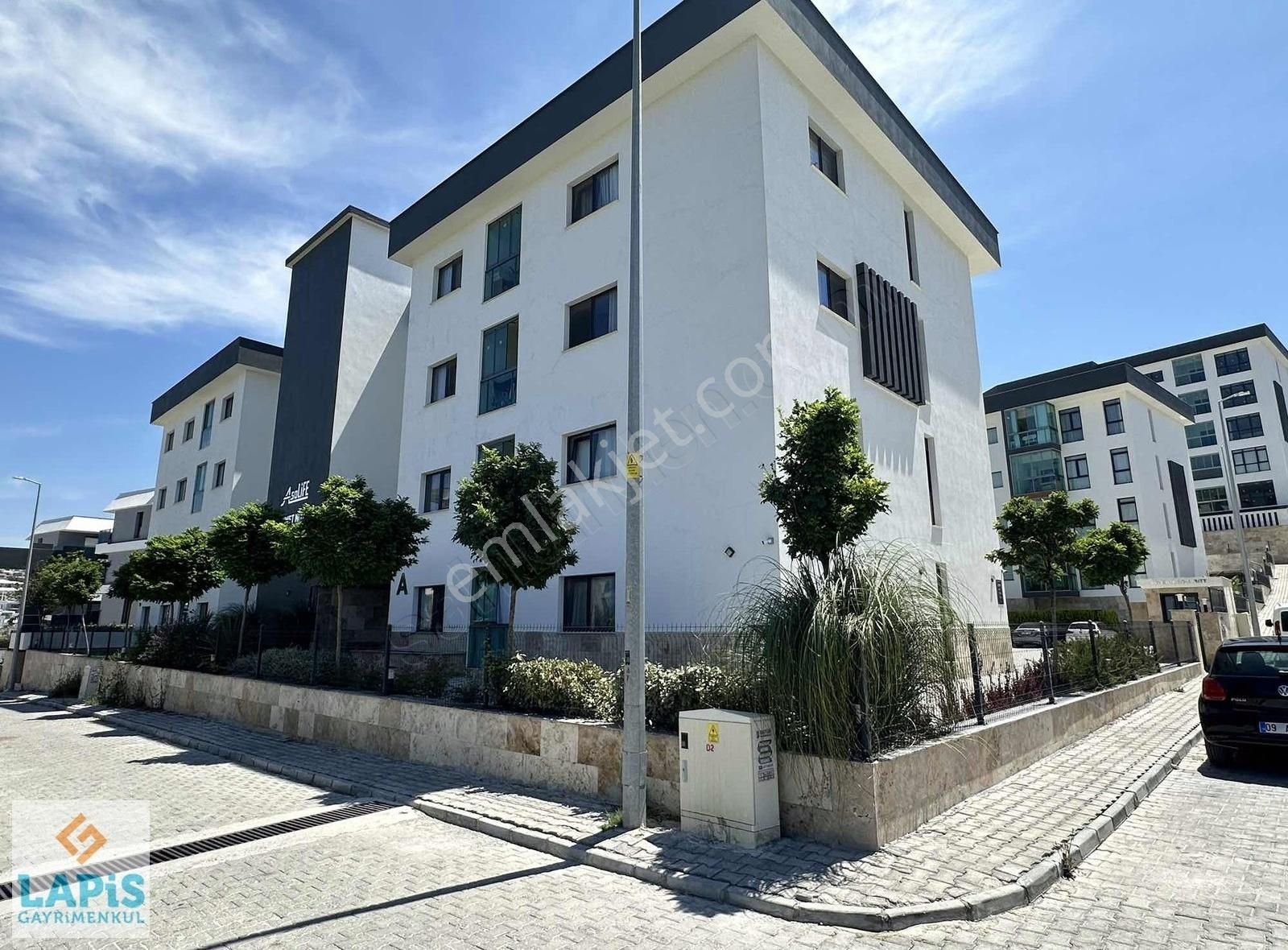 Kuşadası Merkezde-havuz-yerden Isıtma-doğalgaz-otopark-güvenlik - Görsel 14