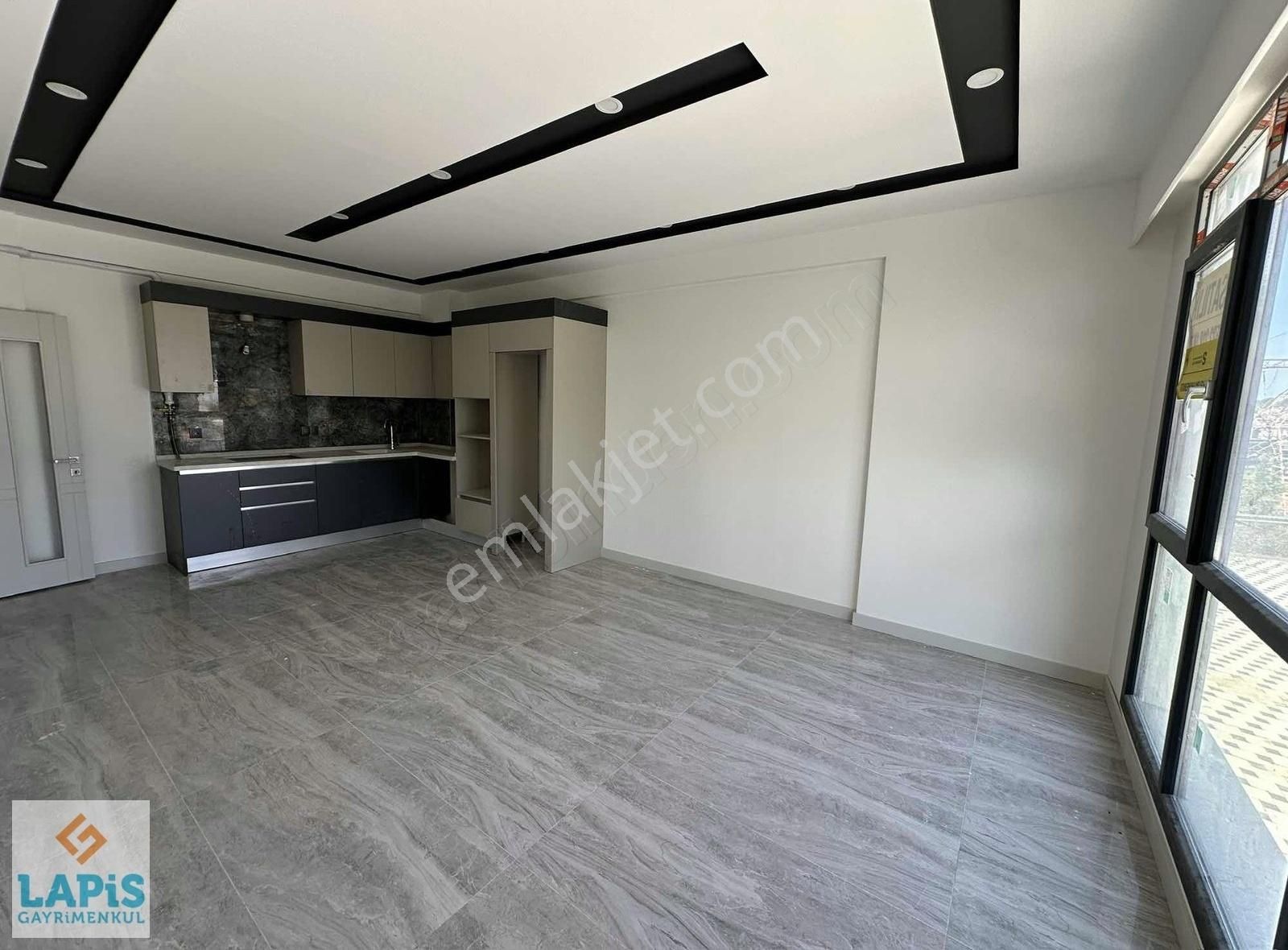 Kuşadası Merkezde-havuz-yerden Isıtma-doğalgaz-otopark-güvenlik - Görsel 9