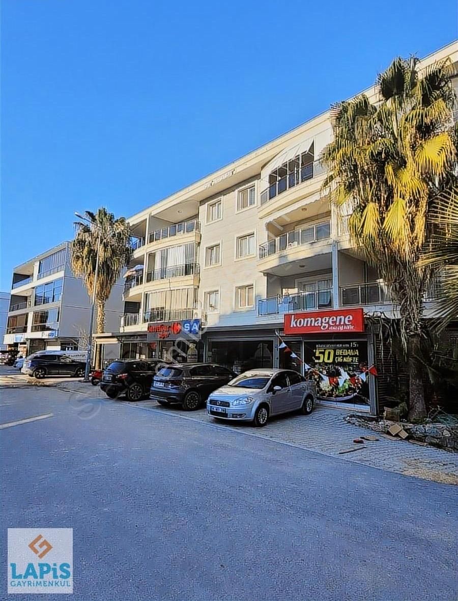 Kuşadası Otogar Arkası 2+1 Asansörlü Havuzlu Kıralık Bos Daıre