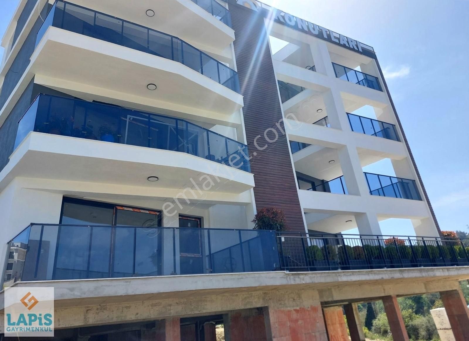 Havuzlu Sitede 70 M2 Geniş 1+1 Daire