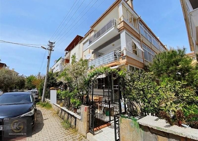 Güçlü Kardeşlerden Altınolukta Denize Yakın Mesafede 2+1 Daire