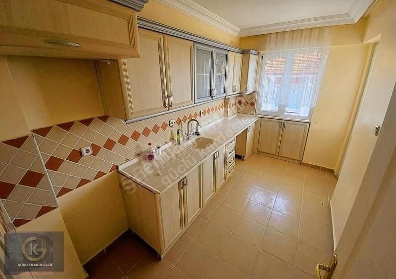 Güçlü Kardeşlerden Havuzlu Site İçerisinde 3+1 Manzaralı Daire - Görsel 2