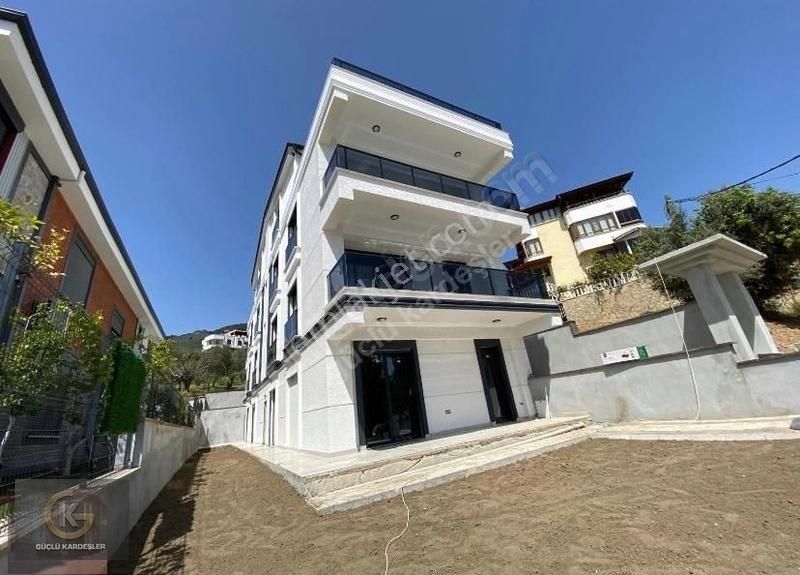 Güçlü Kardeşlerden Altınolukta 3+1 Deniz Manzaralı Lüks Dubleks