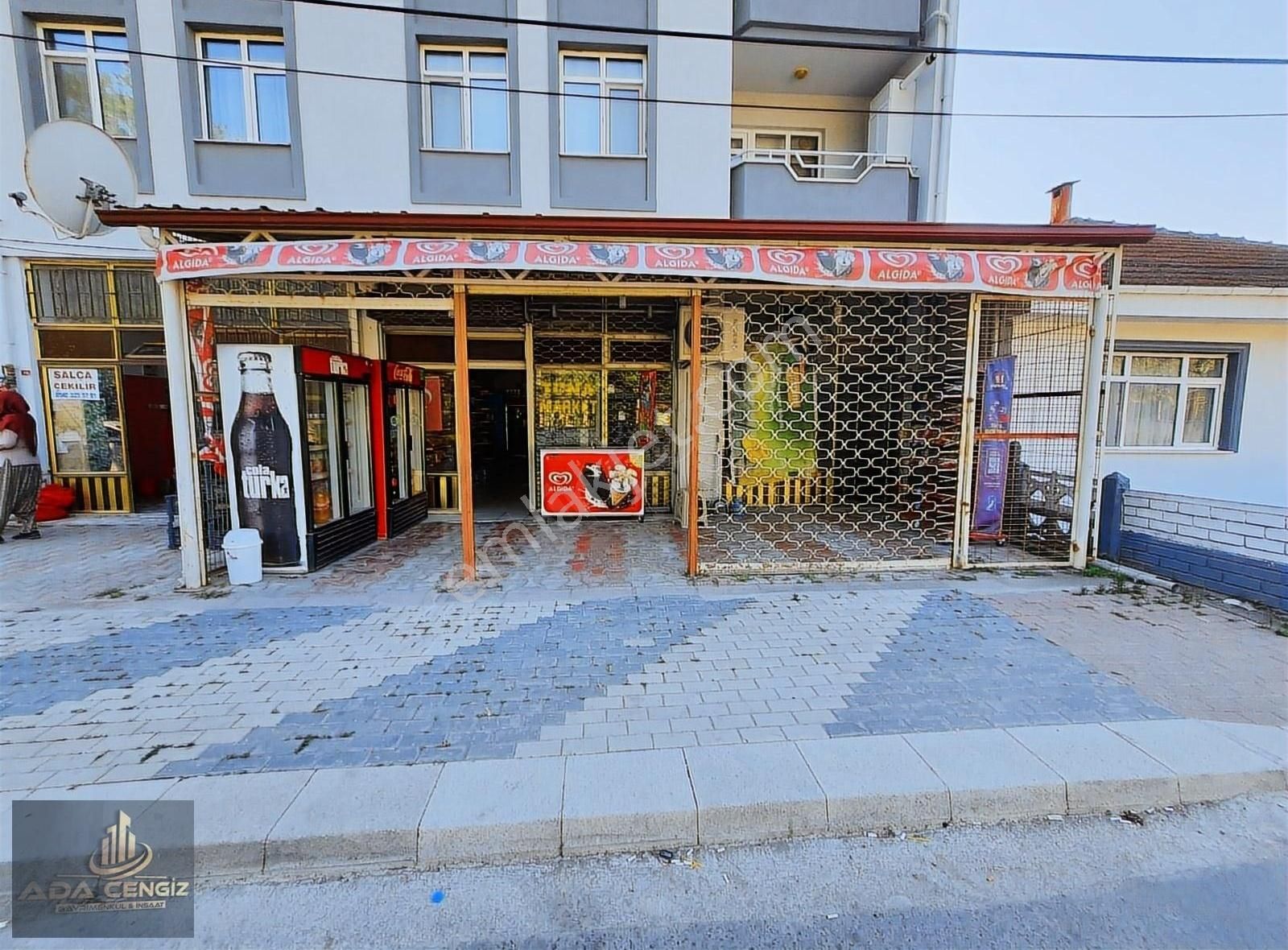 Cadde Üzerinde Satılık Dükkan