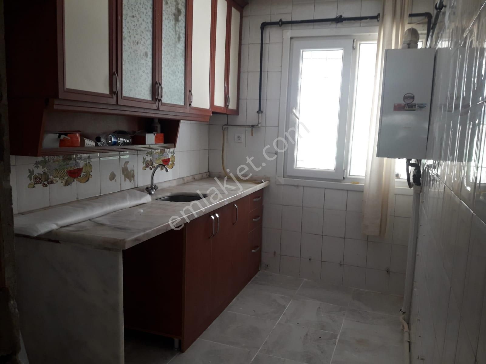 Old City'den Mahmutbey Birlik Sk Yüksek Giriş 2+1 80m2 İçi Temiz